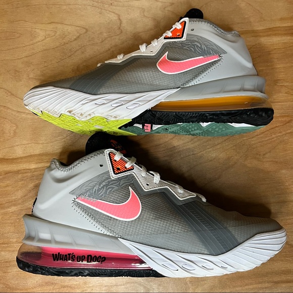Nike LeBron 18 Space Jam - Picture 3 of 8